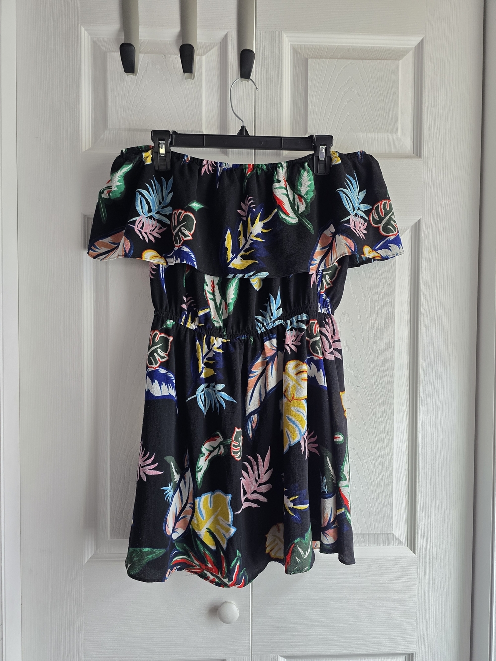 C&E Black Off-Shoulder Tropical Print Dress Size XS Length 31in